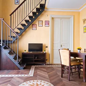 https://san-demetrio-palace-centro-storico-catania.taorminaitalyhotels.com